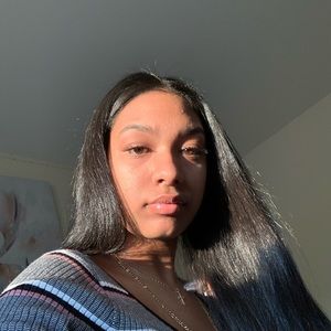 Meet your Posher, Leticia